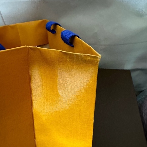 Louis Vuitton Shopping Bag - Picture 3 of 4